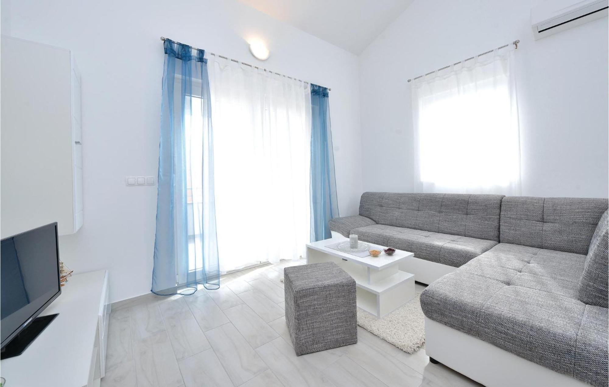 Nice Apartment In Vrsi-Mulo With Wifi Exterior foto